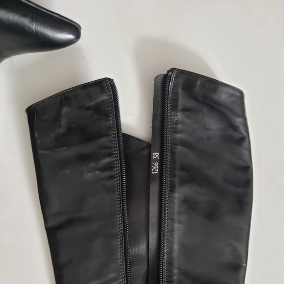 Laura Biagiotti | Leather Boots with Tassels - Picture 14 of 16